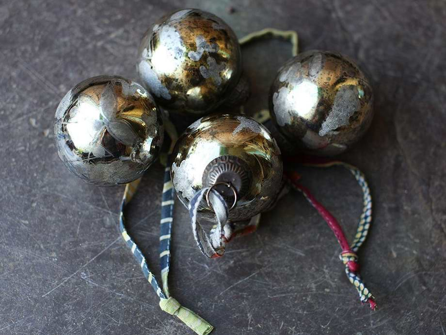 Antique Gold Baubles (Set of 4)