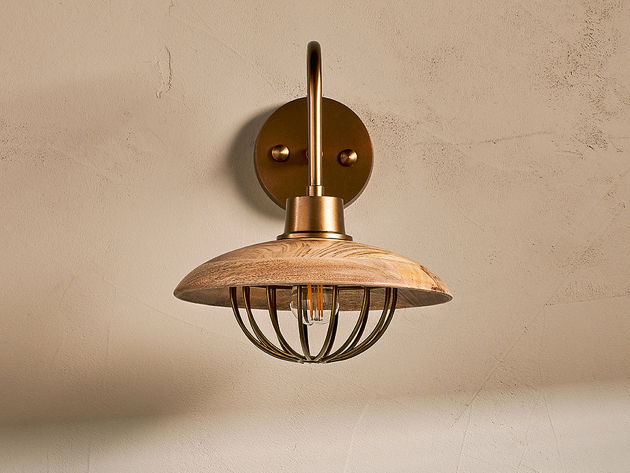 Chakai Mango Wood Wall Lamp - Natural & Antique Brass