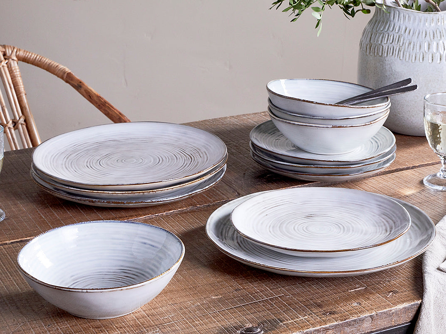 Dhanuk Ceramic  Dinnerware Set - (Set of 12)