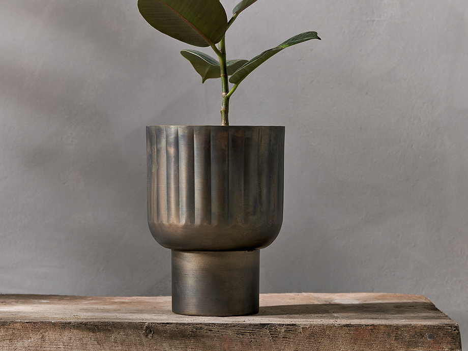 Dasalla Planter - Aged Brass