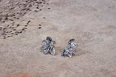 Elina Earrings - Silver-nkuku