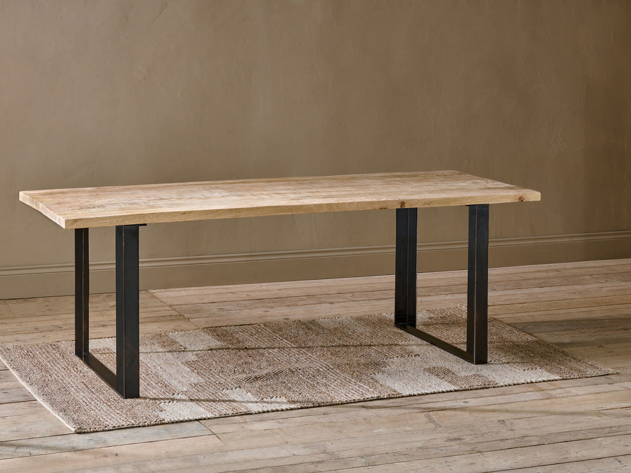 Fia Dining Table