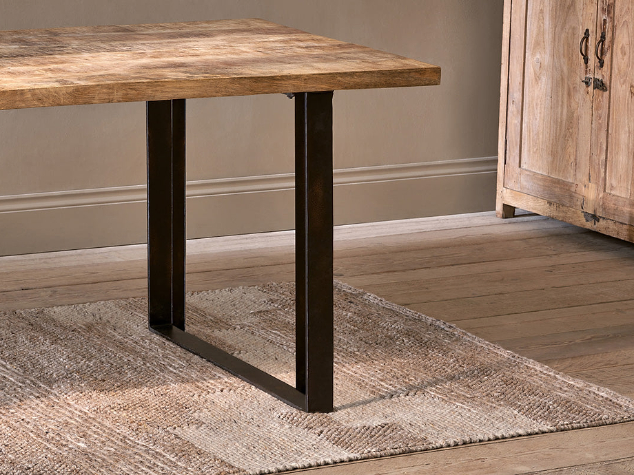 Fia Dining Table