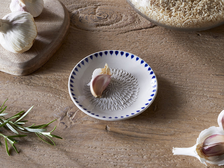 Indigo Drop Garlic Grater - Cream & Indigo