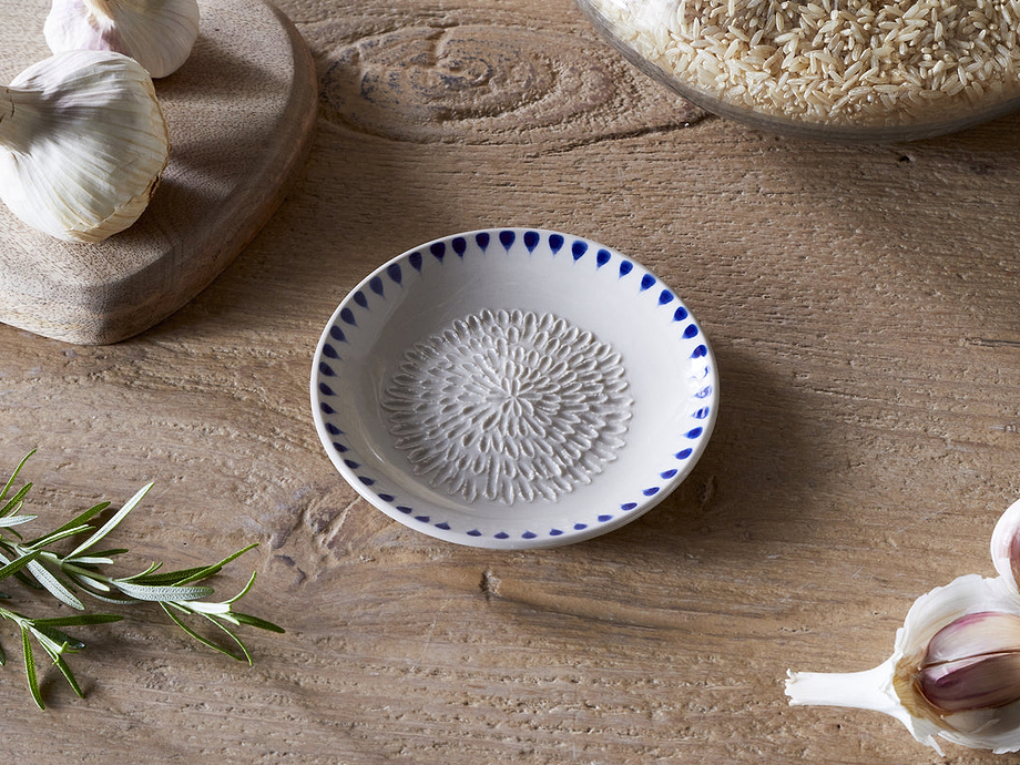 Indigo Drop Garlic Grater - Cream & Indigo