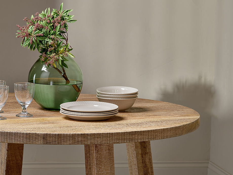 Indali Mango Wood Round Dining Table - Natural