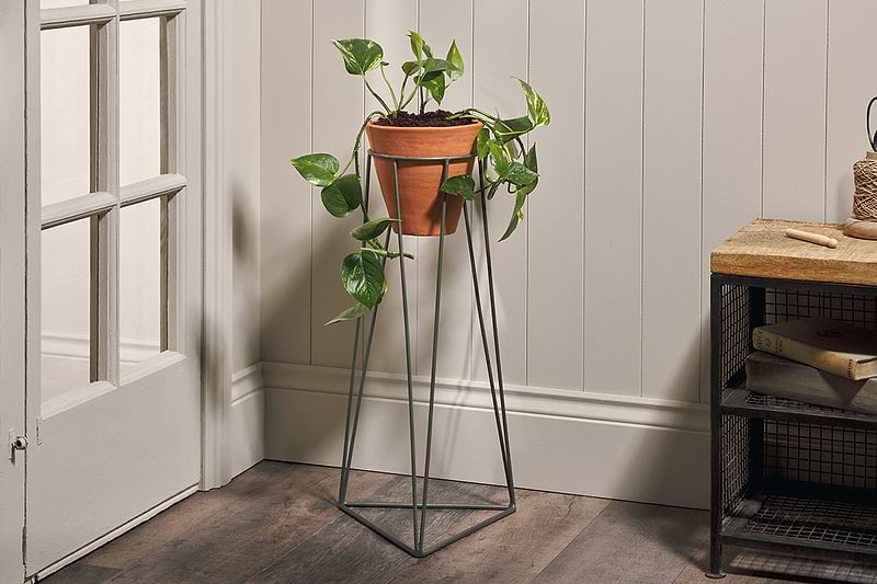 Jara Terracotta Planter With Stand