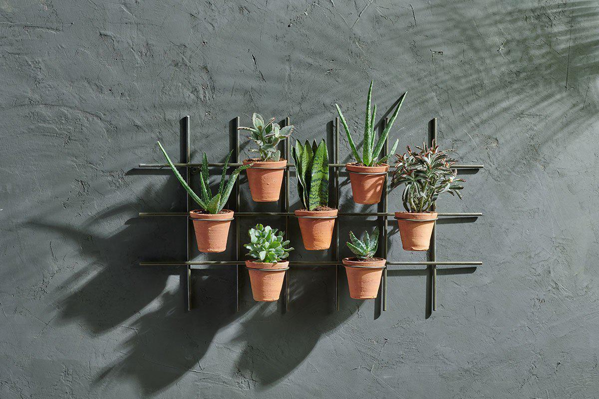 Jara Terracotta Wall Hung Planter