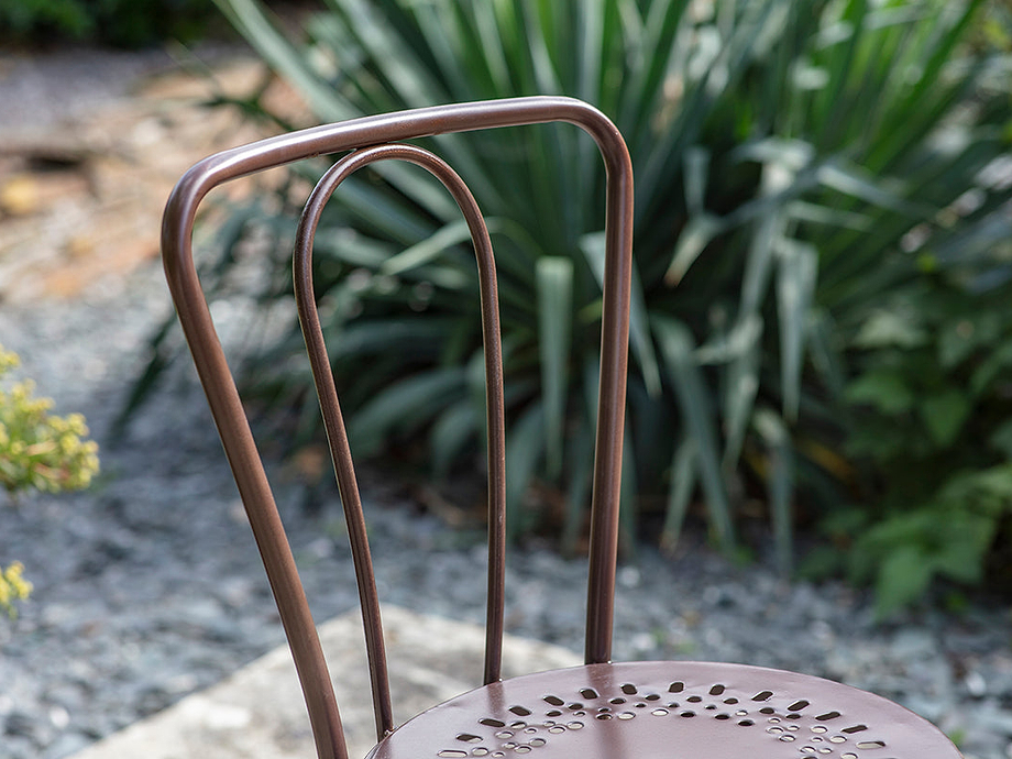 Jeavika Iron Outdoor Bistro Chair  - Black