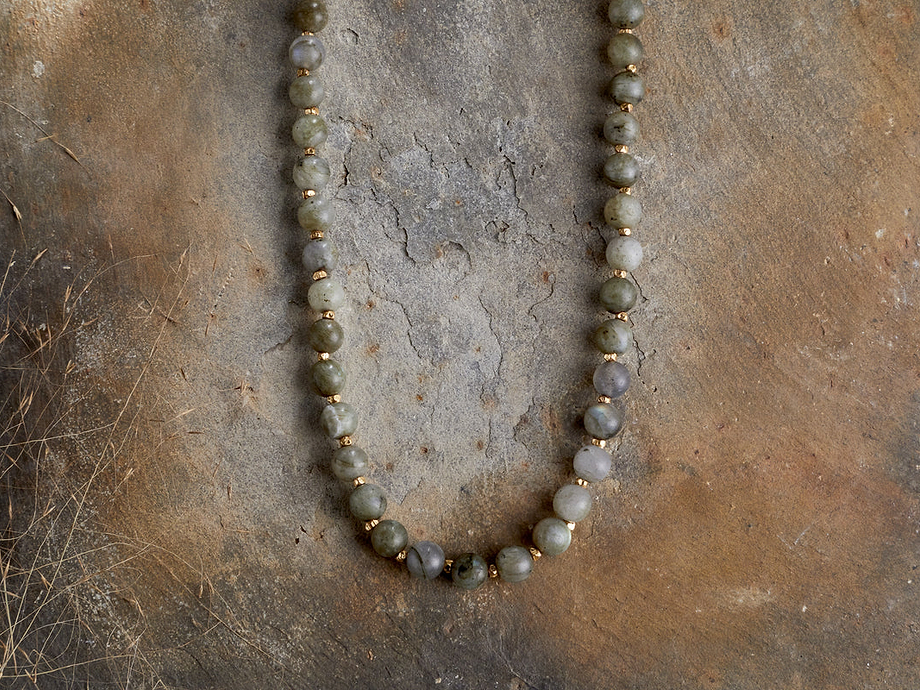 Marai Necklace - Labradorite