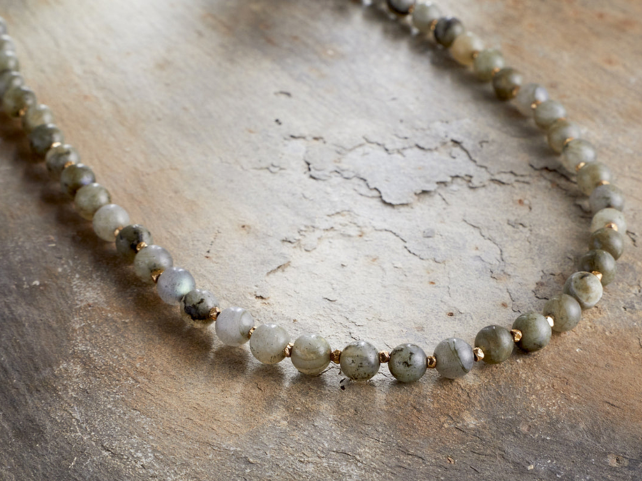Marai Necklace - Labradorite