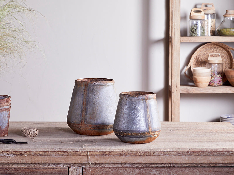 Mamba Outdoor Planter - Aged Zinc