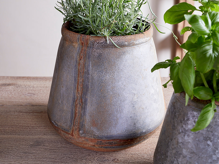 Mamba Outdoor Planter - Aged Zinc