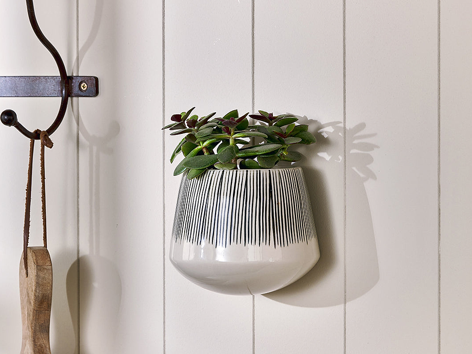 Matamba Ceramic Wall Hung Planter - Black Lines