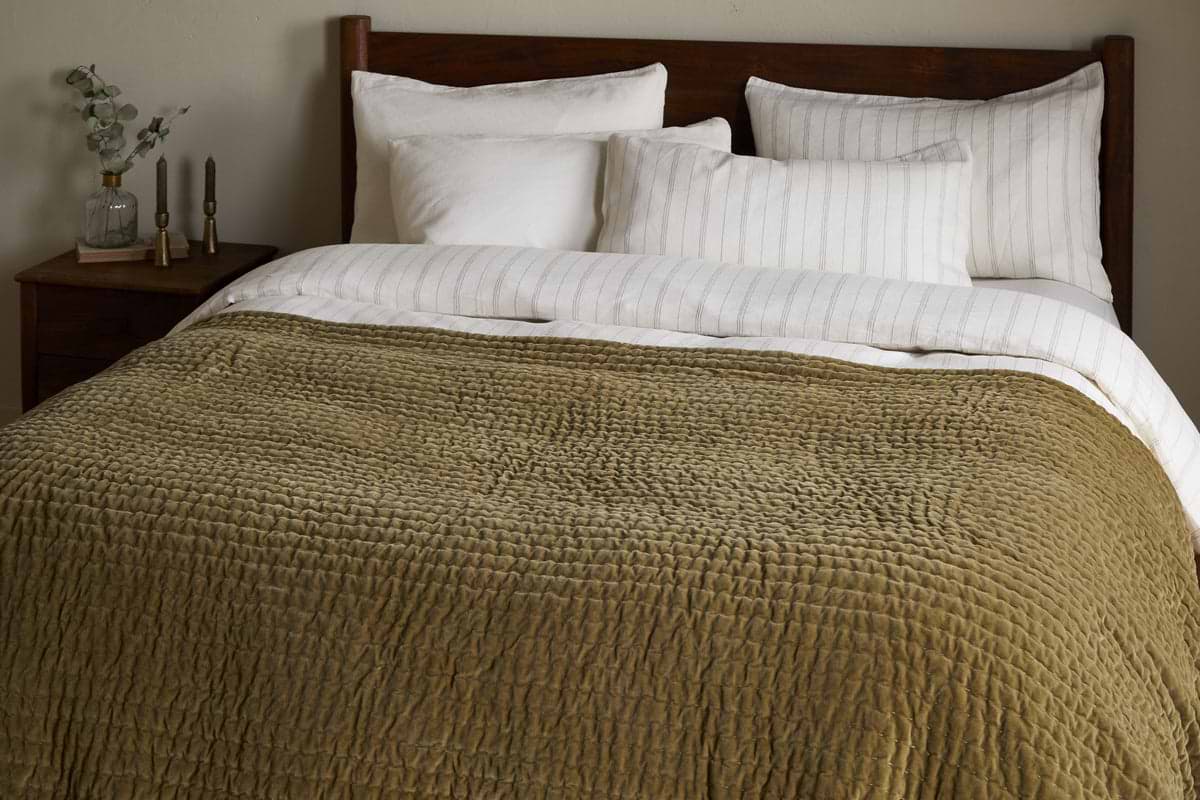 Nidra Velvet Linen Bed Quilt Moss nkuku