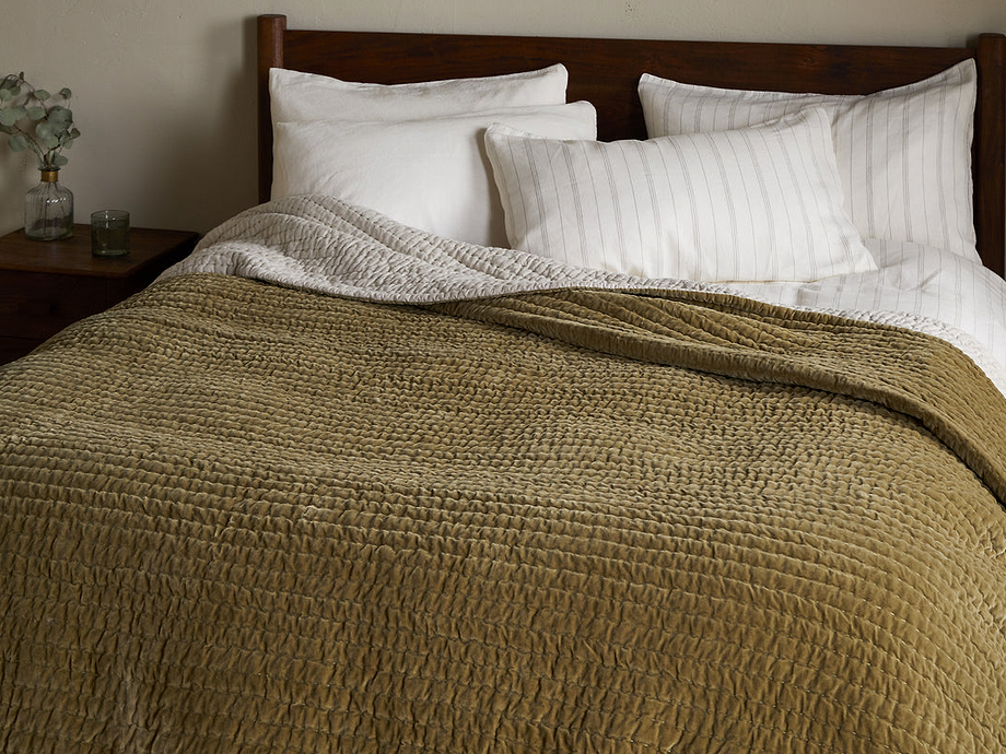 Nidra Velvet & Linen Bed Quilt - Moss