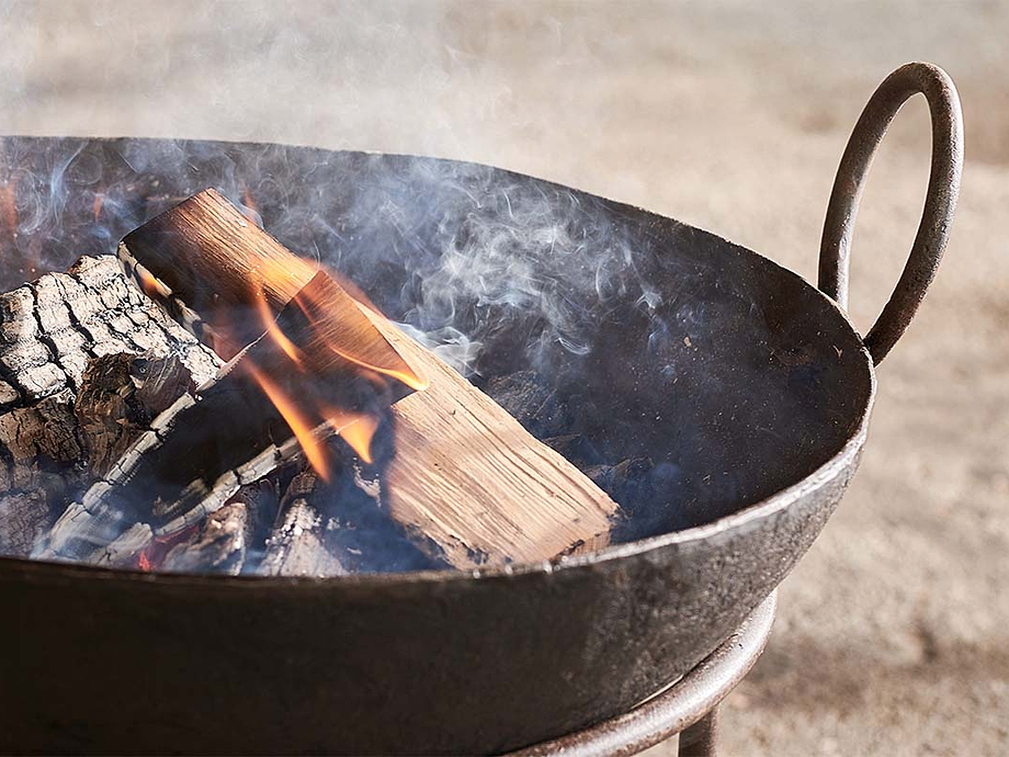 Reclaimed Iron Kadai With Grill - Small