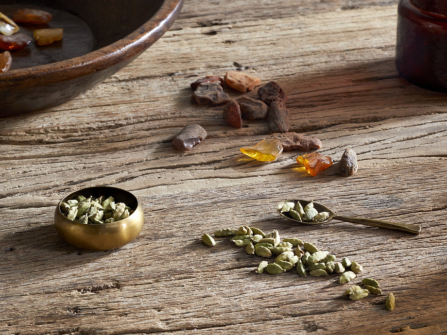 Cardamom & Amber 1 Wick Scented Candle