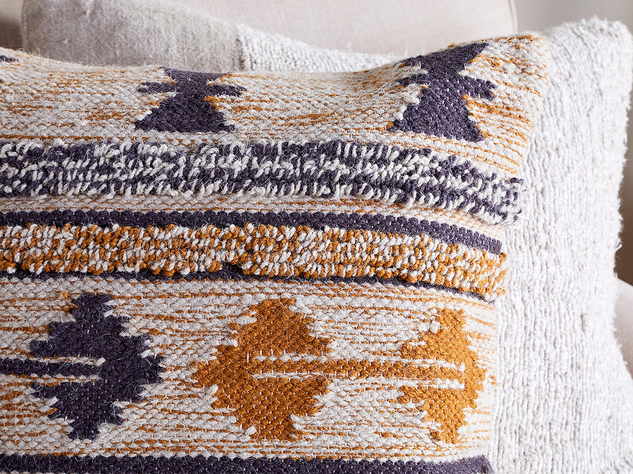 Tussi Ami Cushion Cover