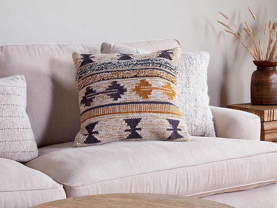 Tussi Ami Cushion Cover