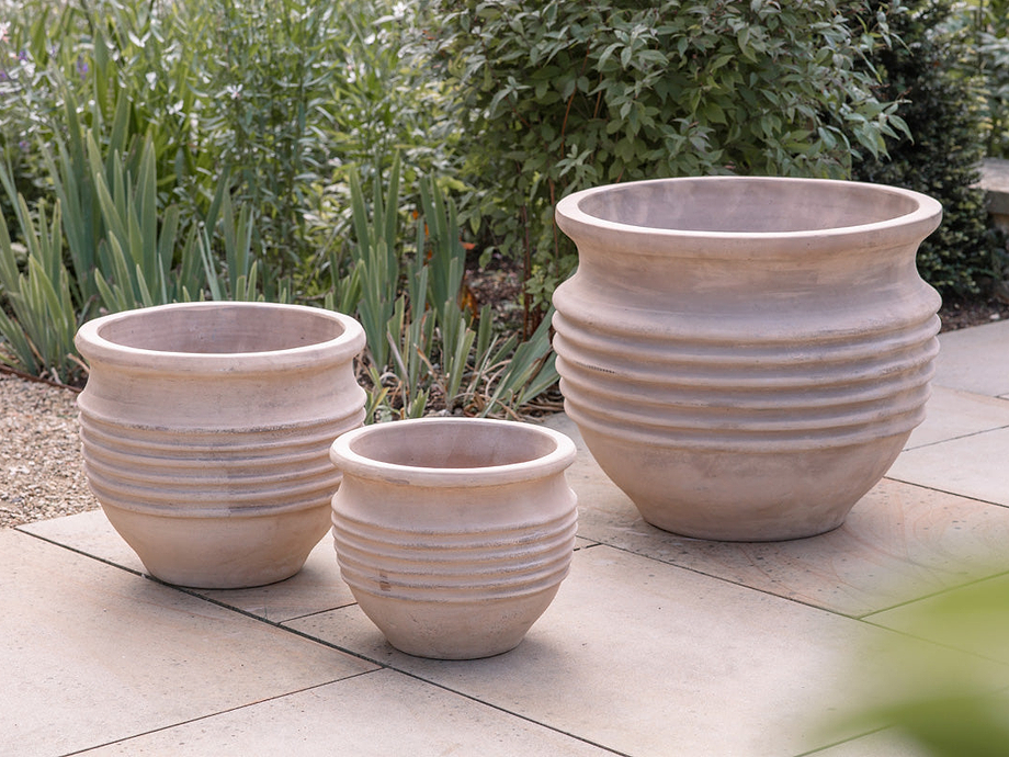 Ullu Terracotta Planter - Terracotta