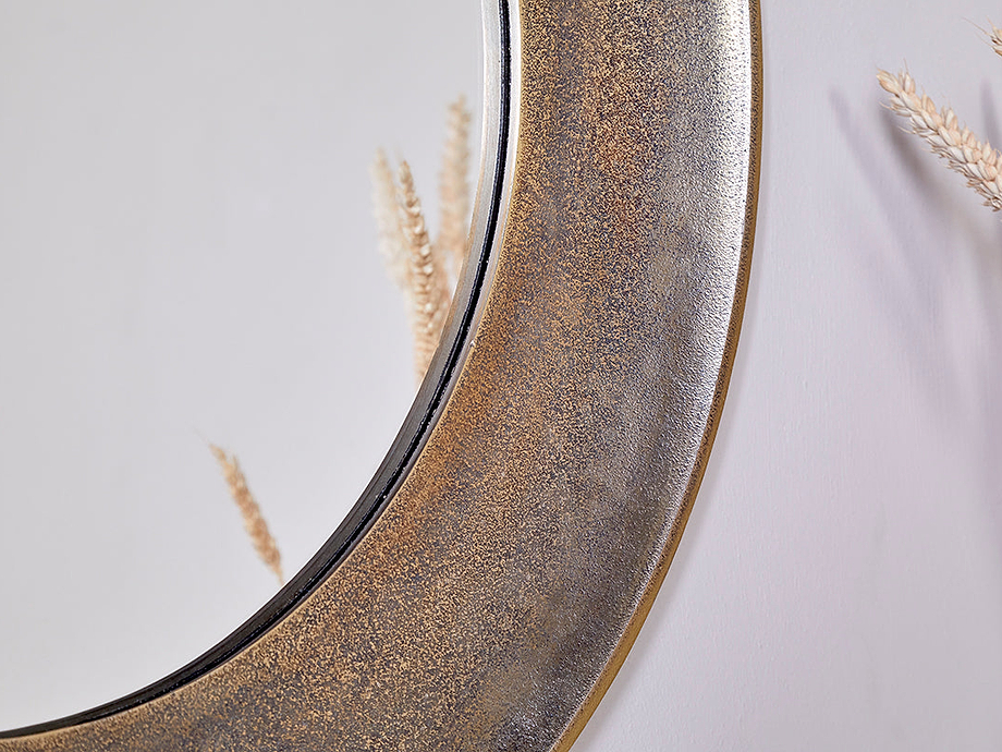 Yakira Mirror