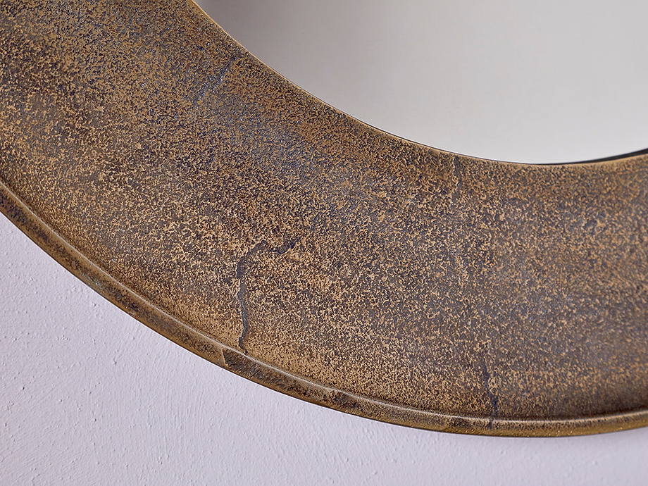 Yakira Mirror