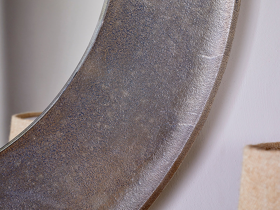 Yakira Mirror