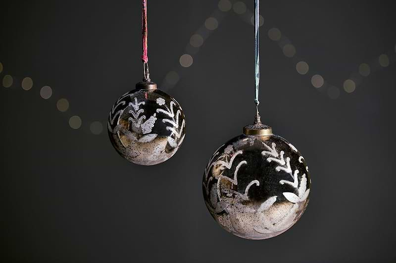 nkuku CHRISTMAS DECORATIONS Giant Antique Gold Bauble