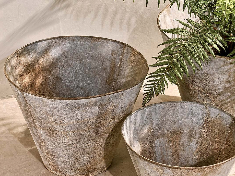 Abari Tapered Planter