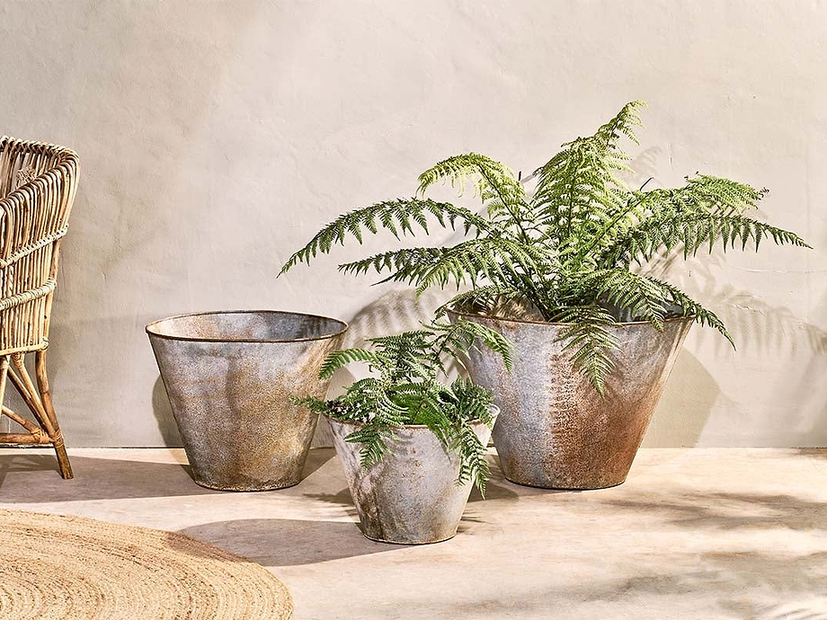Abari Tapered Planter