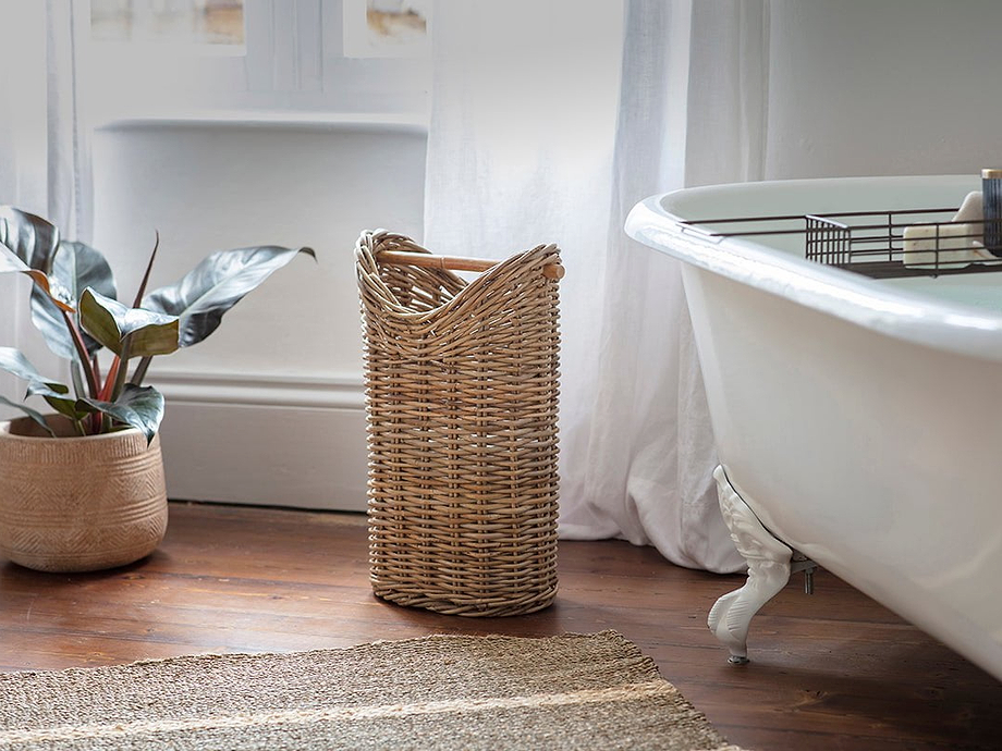 Amandi Toilet Roll Holder