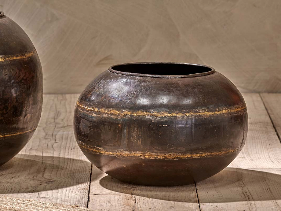 Endo Reclaimed Iron Globe Planter