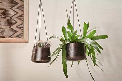 Endo Reclaimed Iron Hanging Planter-nkuku