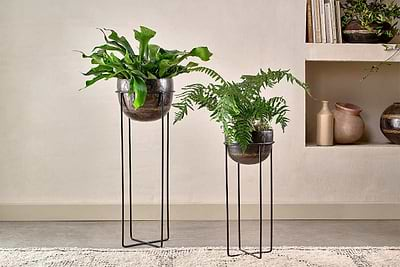 Endo Reclaimed Iron Planter Stand-nkuku