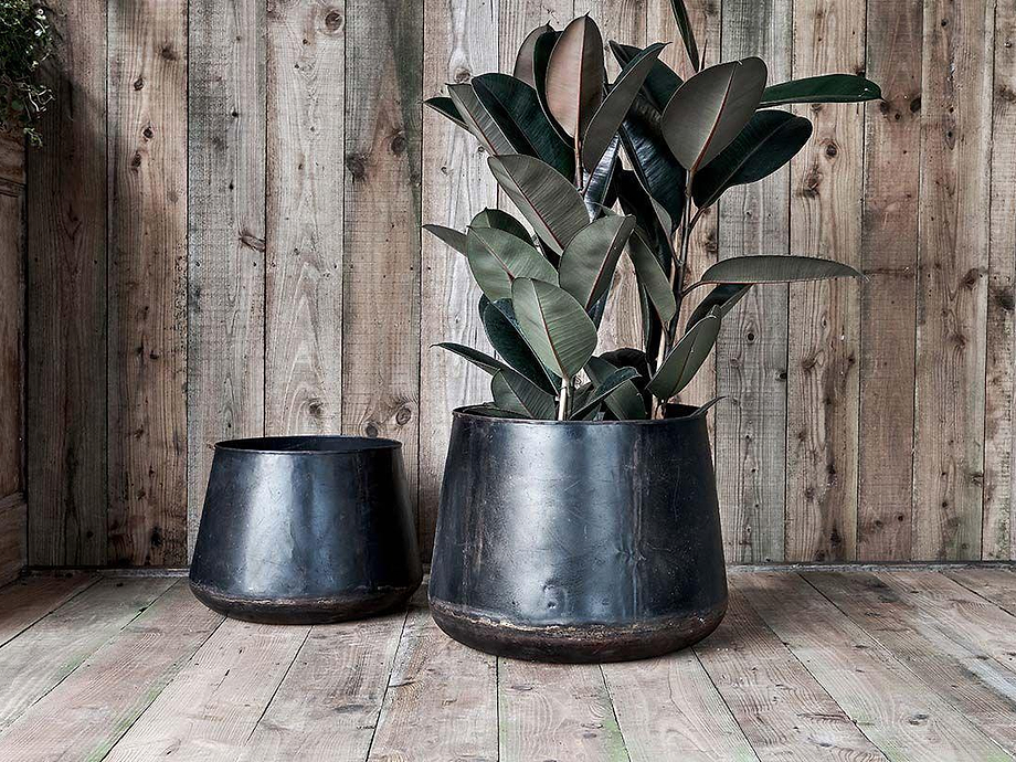 Endo Reclaimed Iron Planter