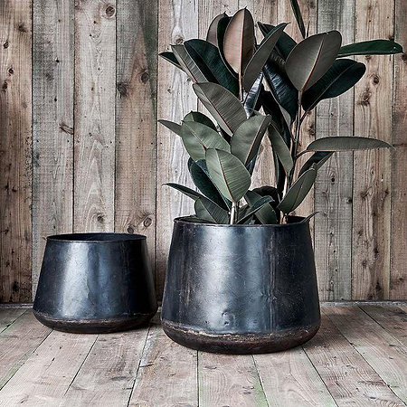 Endo Reclaimed Iron Planter-nkuku