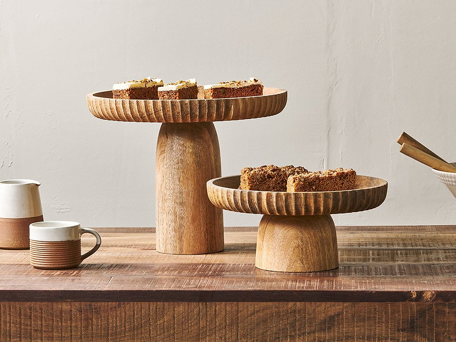 Gavivi Mango Wood Stand
