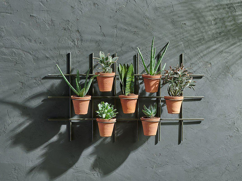 Jara Terracotta Wall Hung Planter