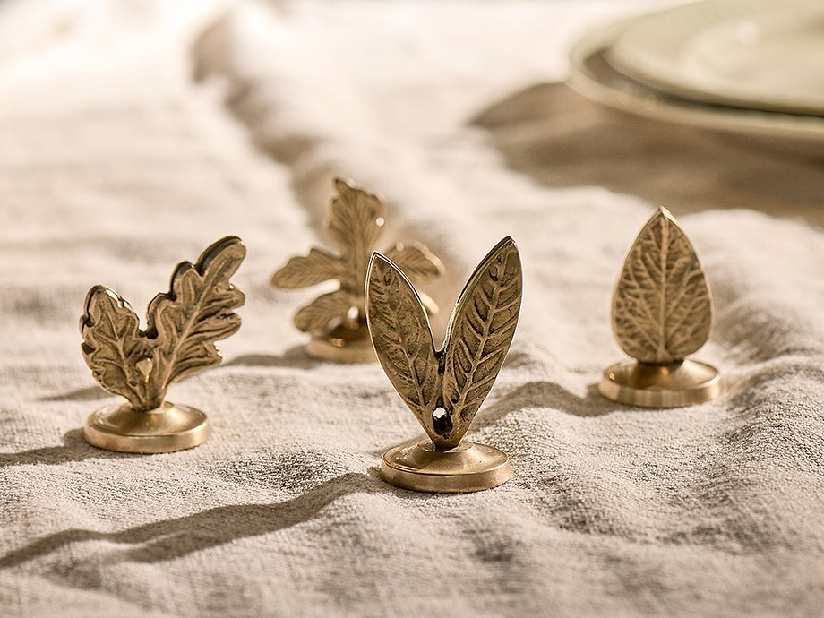 Leaf Brass Place Card Holders (Set of 4)