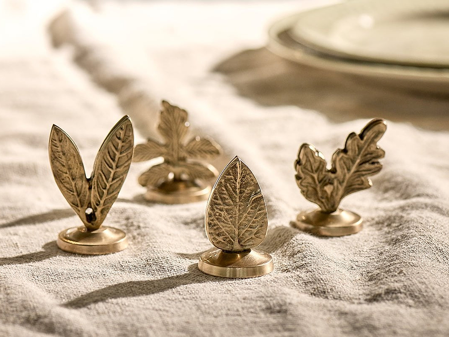 Leaf Brass Place Card Holders (Set of 4)