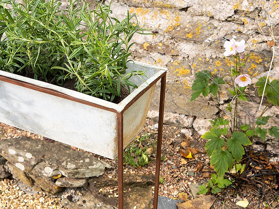 Narlu Wide Standing Planter