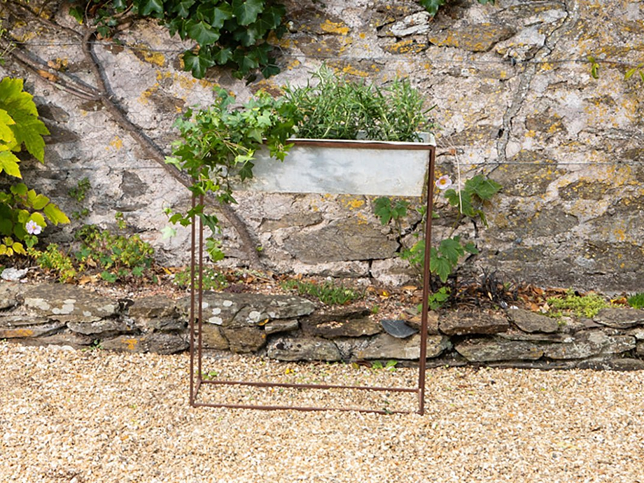 Narlu Wide Standing Planter
