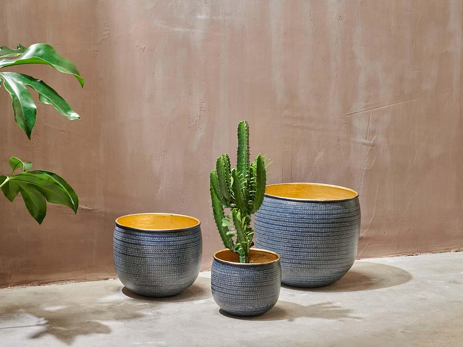 Tembesi Etched Planter - Antique Black & Brass