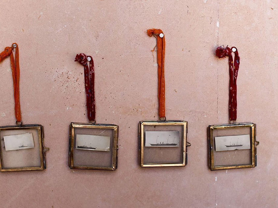 Tiny Kiko Frame Antique Brass (Set of 4)