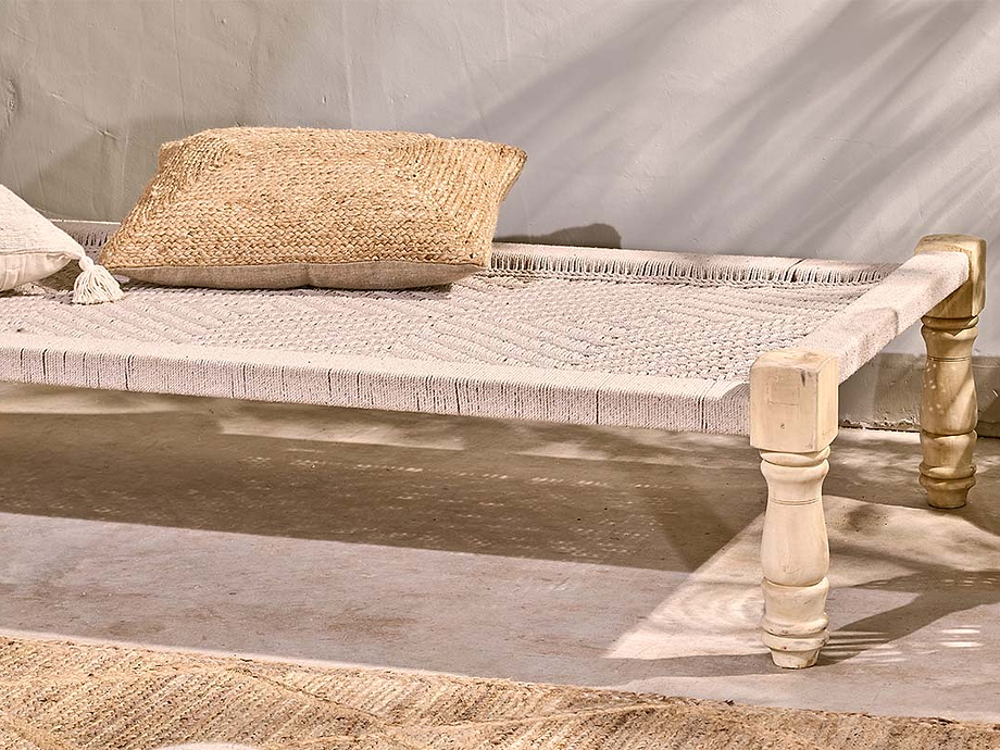 Kutumba Mango Day Bed