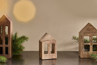 Nkuku CHRISTMAS DECORATIONS Mandar Mango Wood House - Natural - Small