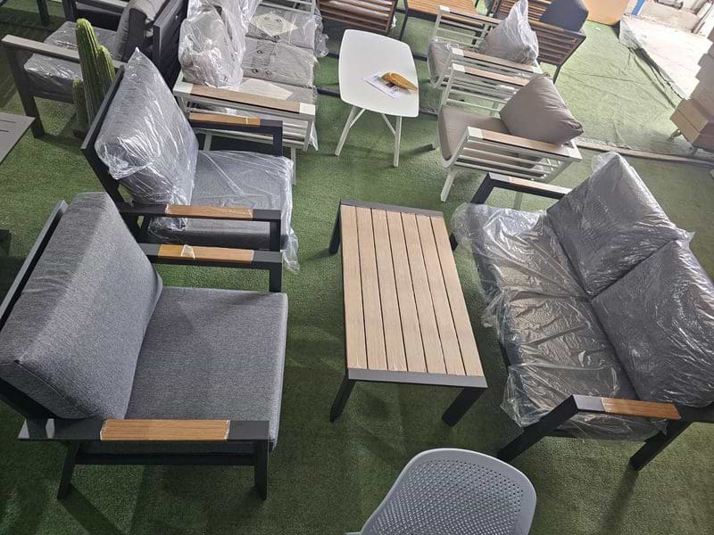 פינת ישיבה לגינה אלומיניום אפור כהה בשילוב עץ דגם ויוה