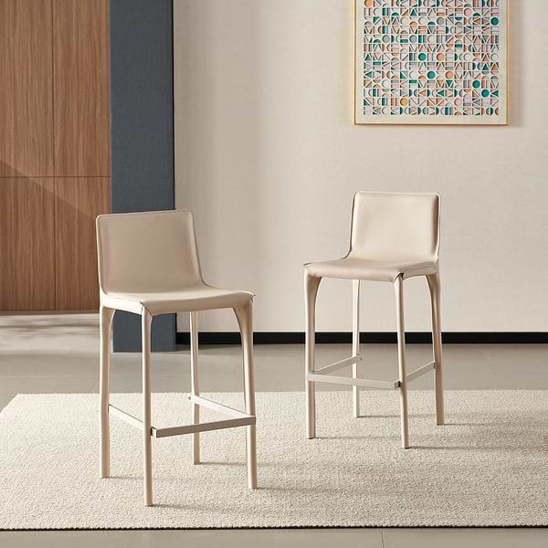 כסא בר מרופד מושב ורגליים דמוי עור סהרה דגם מייק