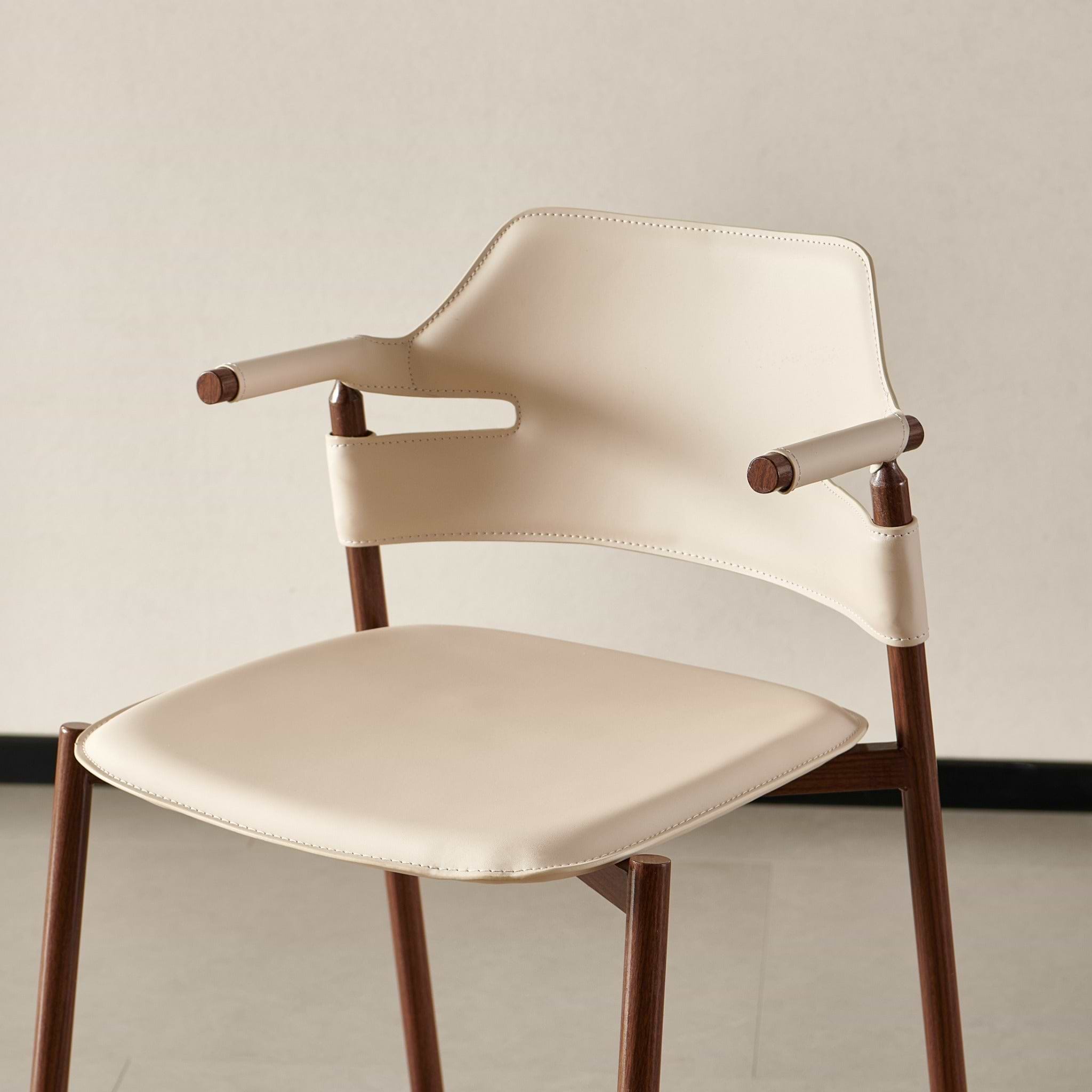 כסא בר עם ידיות בד דמוי עור סהרה בשילוב רגליים בצבע אגוז דגם סלינה